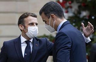 Macron’la temaslı olan İspanya Başbakanı Sanchez...