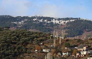 Madran Dağı’na yılın ilk karı düştü