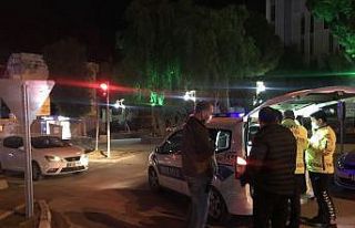 Mahkeme yazı işleri müdürü polisten kaçtı,...