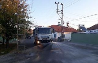 Malatya’da cadde ve sokaklar ilaçlı sularla yıkanıyor