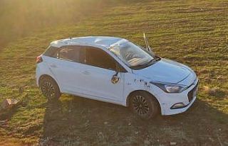 Mardin’de virajı alamayan otomobil takla attı:...