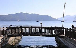 Marmaris Belediyesi’nden meydana yeni köprü