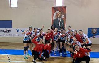 Mavi Kelebekler, çeyrek finalde