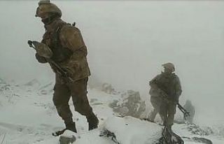 Mehmetçiğin çetin kış şartlarına rağmen vatan...