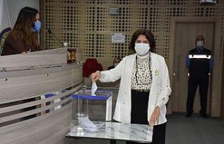 Menemen’de kurayla başkan vekili seçildi