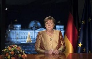 Merkel yeni yıl mesajında Uğur Şahin ve Özlem...