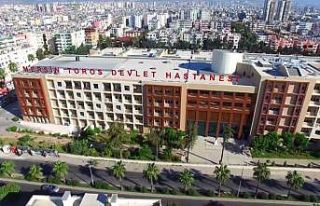 Mersin’de koruyucu ekipman kullanmayan hastane personelleri...