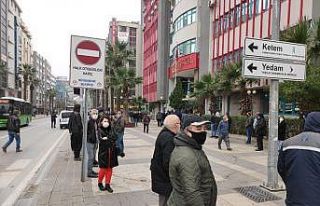 Mesai başlamadan vatandaşlar vergi dairesine akın...