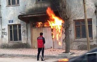 Metruk ev alev alev yandı