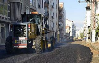 Muratpaşa’da tüm yollar yıl sonuna kadar yenilenecek