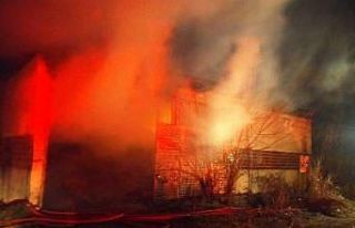 Nazilli’de depo yangını
