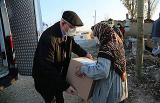 Odunpazarı Belediyesi ihtiyaç sahibi ailelere erzak...