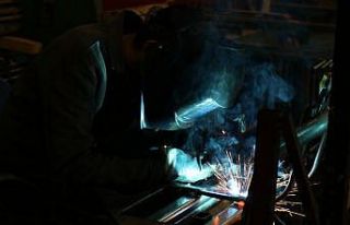 Öğrenciler, ürettikleri yerli maskelerin adına...