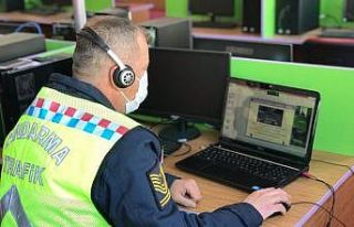 Öğrencilere EBA üzerinde trafik eğitimi
