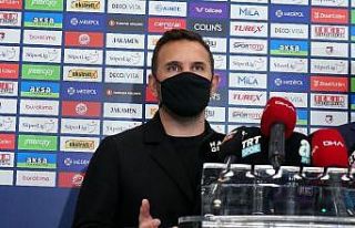 Okan Buruk: "Futbolun dışarda kaldığı, insanlığın...