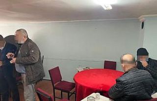 Okey salonunda iskambil pahalıya patladı