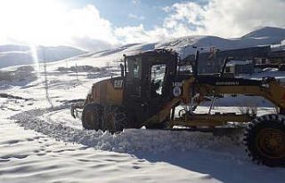 Oltu Mahalle yollarında kar temizliği