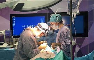 Op. Dr. Furkan Şengöz revizyon burun estetiğini...