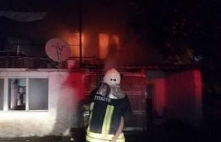 Ortaca’daki yangında ev kullanılamaz hale geldi