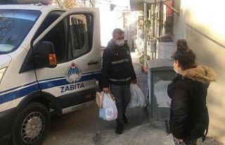 Osmangazi zabıtasından karantinadaki ailelere alışveriş...