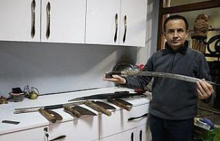 Osmanlı dizileri, antika kılıç ve bıçaklara...
