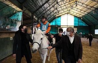 Otizmli çocuklar Beykoz’da Mustafa Ceceli ve atla...