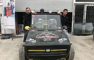 Oyundan esinlenen iki kafadar bakın ne yaptı?