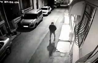 (Özel) 4 dakika içinde motosikleti çalan hırsız,...