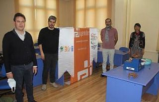 Özel çocuklara uzaktan online eğitimle çömlek...