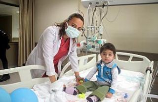 (Özel) Devletin şefkati minik İlayda’yı ayaklandırdı