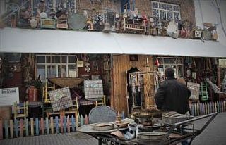 (Özel) Gözü gibi baktığı antikaları hurdacıya...