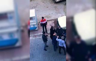 (Özel) Hırsızlık şüphelisinin kafasına ingiliz...