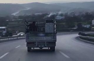(Özel) Şile’de kamyonet kasasında tehlikeli yolculuk...