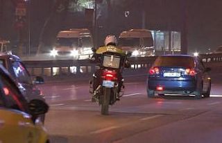 (Özel) Sokağa çıkma yasağında motosikletli Şahin...