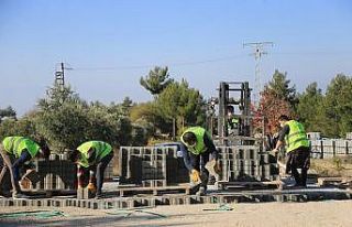 Pamukkale’nin mahallelerinde kilit parke taşı...
