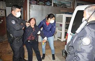 Para vermeyince üzerine kolonya döküp öldürmekle...