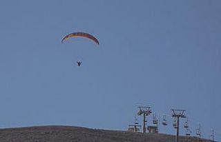 Paraşütçülerin yeni buluşma noktası Davraz