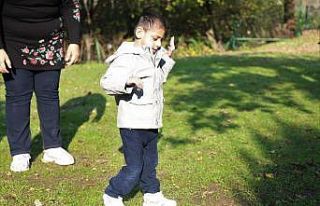 Parmak bebek olarak doğdu, 4.5 yıl yürüyemedi,...