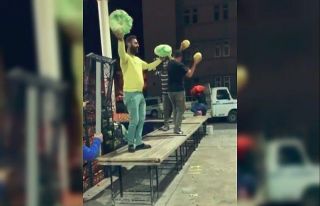 Pazar esnafı kış sebzelerini defileyle tanıttı...