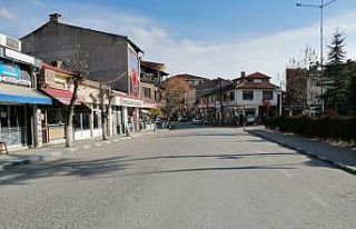 Pazaryeri’nde cadde ve sokaklar boş kaldı