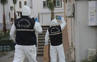 Polis evinde ölü bulundu