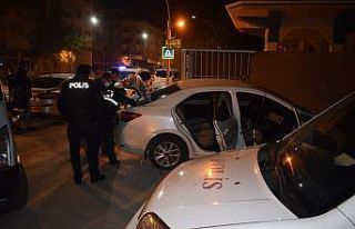 Polisin dur ihtarına uymayan sürücü otomobili...
