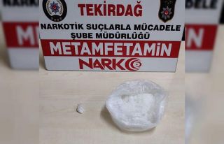 Polisin şüphesiyle yolda durdurulan araçtan uyuşturucu...