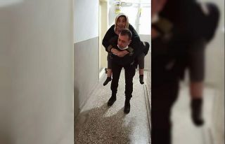 Polisten gönülleri fetheden hareket