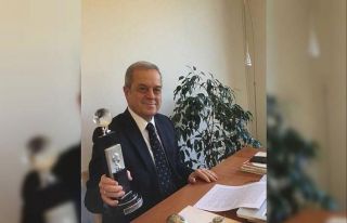 Prof. Dr. Melih Erdoğan’a TİDE tarafından ödül...