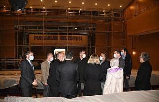 Pursaklar Devlet Tiyatroları perde açmak için gün...