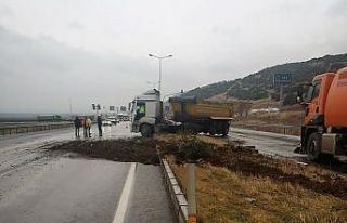 Refüje çıkan kamyonun sürücüsü yaralandı