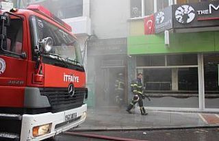 Restoran deposunda çıkan yangın korkuttu
