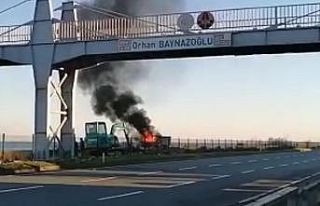 Rize’de seyir halindeki kamyon yandı
