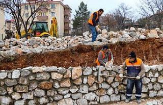Safranbolu Belediye’sinin 120 tonluk taş duvar...